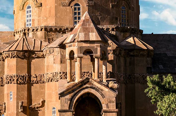 Van Akdamar anıt müzesi genel görünüm Akdamar adası orijinal kilise Vaskapuran hanedanı Kral I. Gakik Mimar Keşiş Manuel