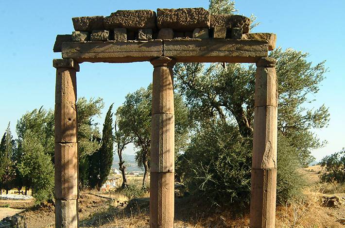 İzmir Bergama Asklepion Örenyeri gelişmiş mimari tüzen dedavi yöntemleri asklepion  kalıntıları roma imparatorluğu 