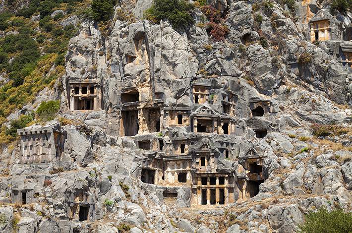 Antalya Myra Örenyeri Likya Uygarlığı Tanrıça Kybele Artemis Metropolis  Myra’nın kabartmalı mezarlar Andriake Limanı