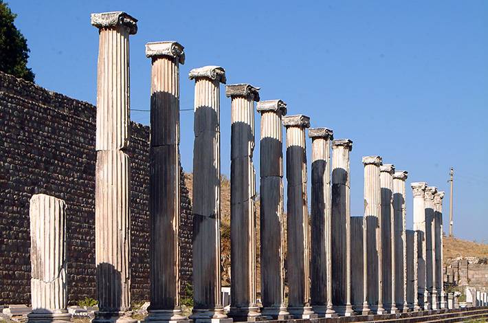 İzmir Bergama Asklepion Örenyeri sağlık tanrısı asklepion kutsal alanı via tecta propylon zeus asklepios 