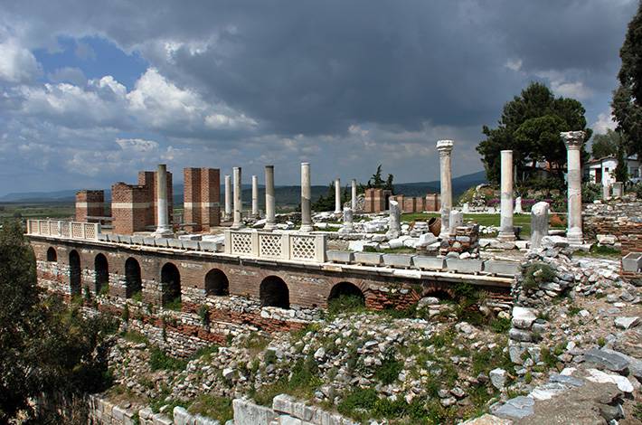 Hz isa çarmıha gerilişi sevdiği havarisi st john efes rivayet Hz meryem yaşadığı st jean meryem ana 