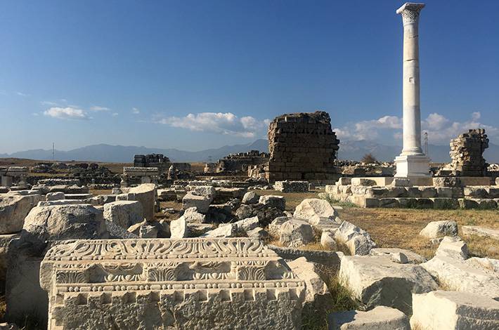 Denizli Laodikeia Örenyeri Pamukkale  II. Antiokhos Focas Dönemi Laodikeia Kilisesi Çiçero Erken Kalkolitik Dönem Kibyra Conventus Nekropol