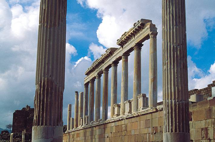 İzmir Bergama Akropol Örenyeri roma hakimiyeti bergama arap bilrlikleri hristiyanlık diniz orhan gazi osmanlı 