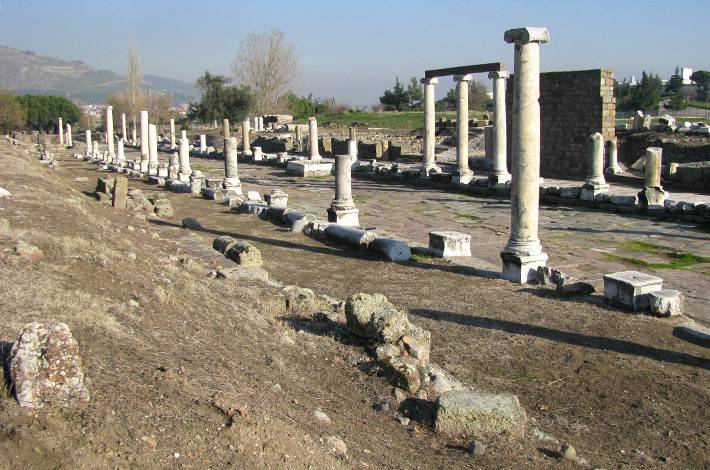  İzmir Bergama Asklepion Örenyeri hieroi Logoi adlı eserleri aristides askleoion tedavi uyku tutturması 