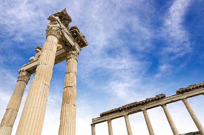 İzmir Bergama Akropol Örenyeri yukarı şehir aşağı şehir bergama kağıdı pergaminae charae codex