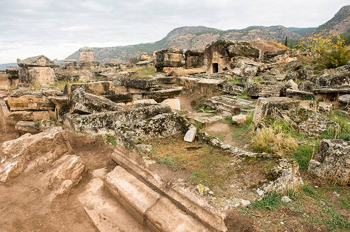 Denizli Hierapolis Örenyeri Pamukkale  UNESCO Dünya Mirası Listesi'ndeki antik kent Aziz Phılıp Kilisesi Apollon Tapınağı