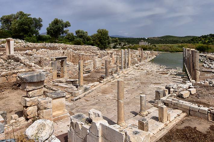 Antalya Patara Örenyeri Patara Plajı Likya Birliği'nin başkenti St. Nicholaos'un doğduğu yer  Noel Baba Patara Ana cadde 