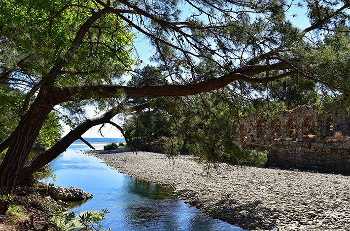 Antalya Olympos Örenyeri Likya Birliği Çıralı Hephaistos kültü poligonal teknik Olympos'u ikiye ayıran nehir 